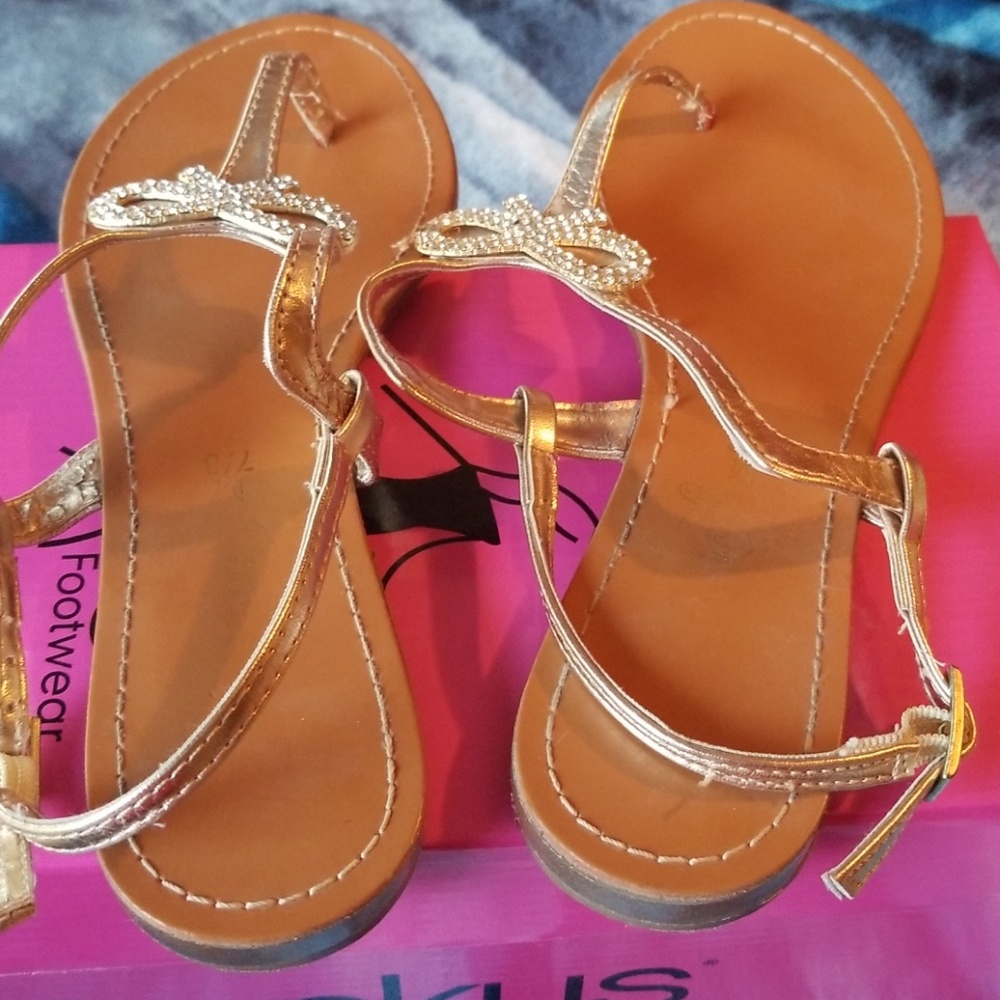 Bow sandals - Picture 2 of 2